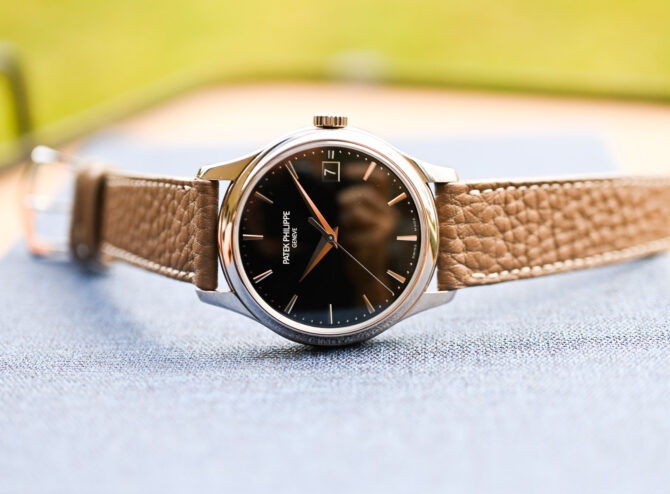 Patek Philippe Calatrava 5227G-010 – Bild 13