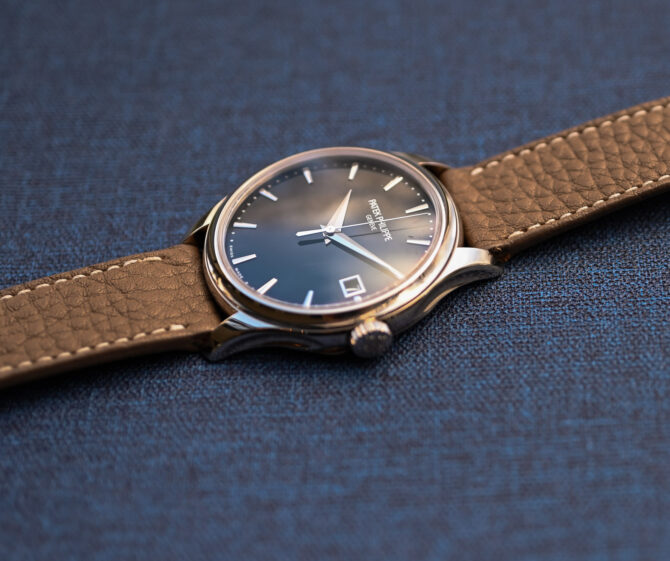 Patek Philippe Calatrava 5227G-010 – Bild 11