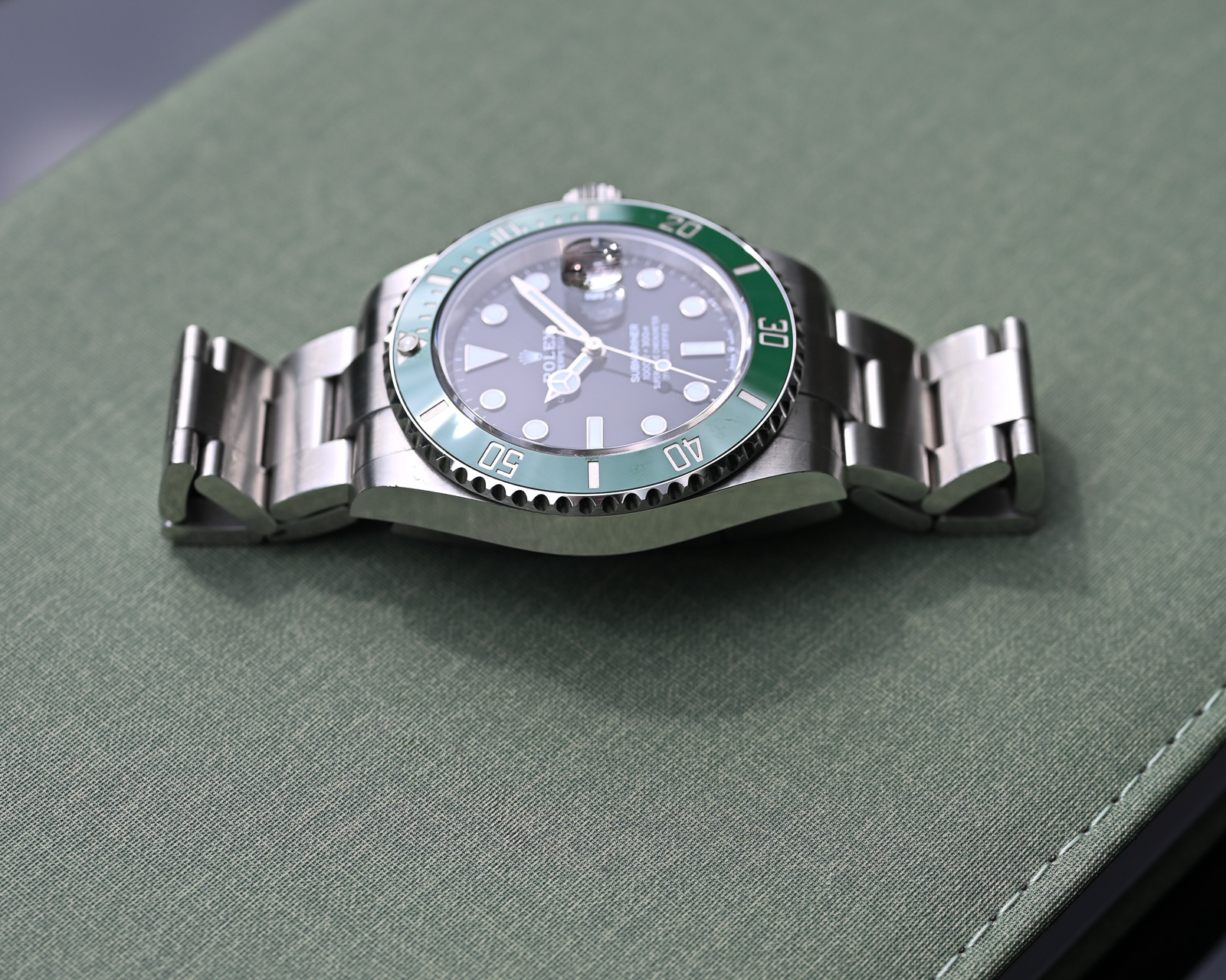 Rolex Submariner Date 126610 LV – Bild 9