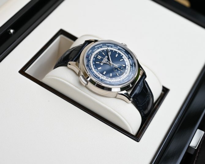 Patek Philippe Worldtime / Chrono 5930G-001 – Bild 2