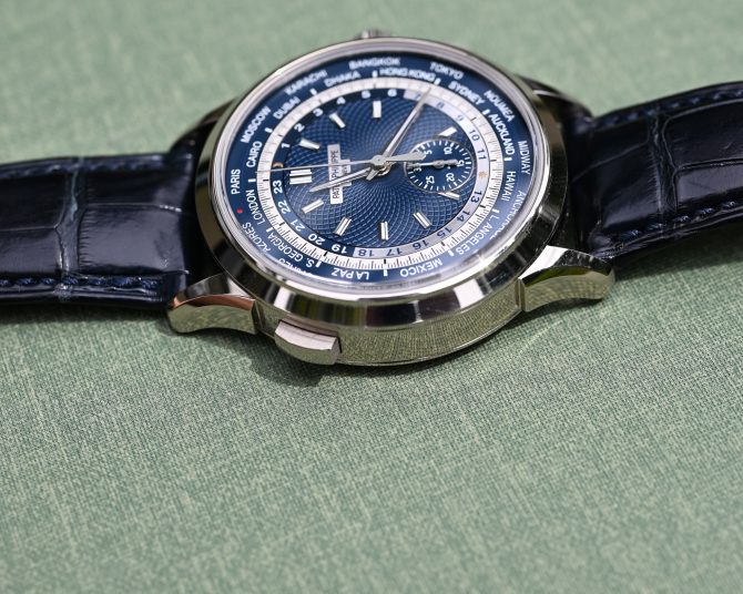 Patek Philippe Worldtime / Chrono 5930G-001 – Bild 21