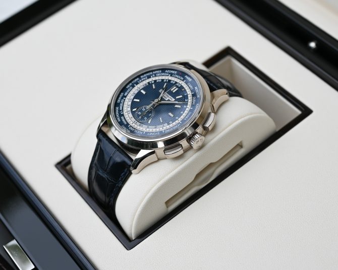 Patek Philippe Worldtime / Chrono 5930G-001 – Bild 5