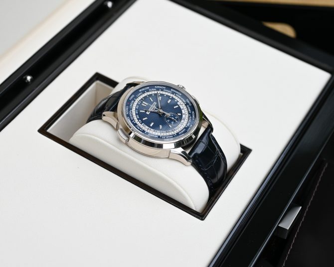 Patek Philippe Worldtime / Chrono 5930G-001 – Bild 6