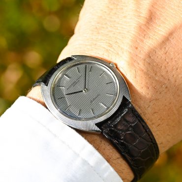 Audemars Piguet Tonneau Hobnail 18 Karat Weißgold Cal.K2120