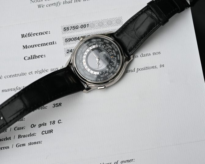 Patek Philippe 5575G – Weltzeit Mondphase (175th Anniversary Edition) – Bild 13