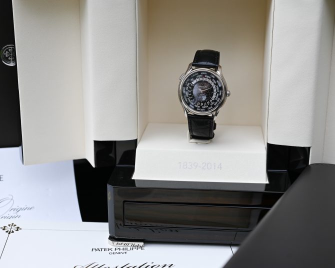 Patek Philippe 5575G – Weltzeit Mondphase (175th Anniversary Edition) – Bild 2