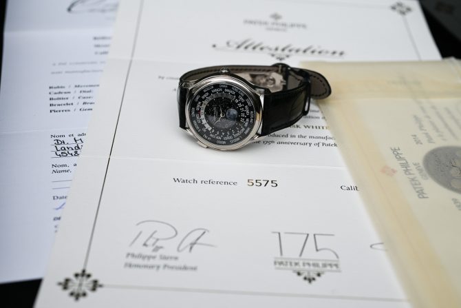 Patek Philippe 5575G – Weltzeit Mondphase (175th Anniversary Edition) – Bild 7