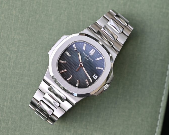 Patek Philippe Nautilus 5711/1A-010 aus 2012 im sehr guten Zustand – Bild 11