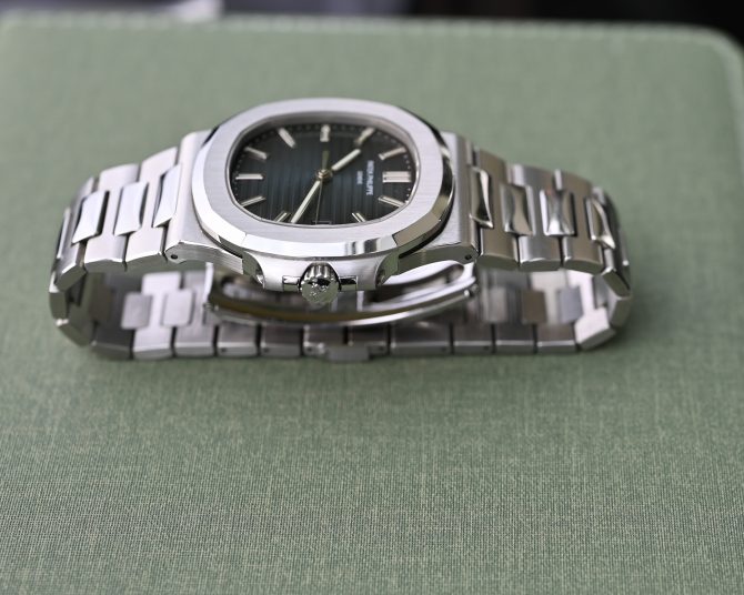 Patek Philippe Nautilus 5711/1A-010 aus 2012 im sehr guten Zustand – Bild 13