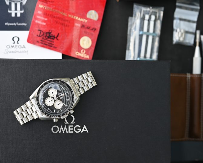 Omega Speedmaster Tuesday Nr. 1 - mit zusätzlichem Metallband – Bild 3