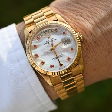 Rolex Day-Date Gelbgold 18238 NGR - "Rubin - Queen" Sehr seltenes "Mother of Pearl - Rubin" Zifferblatt mit Box und Papieren