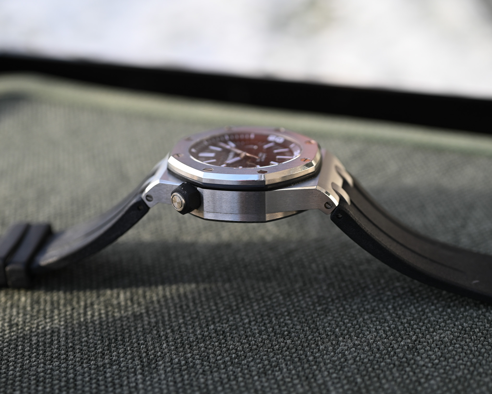 Audemars Piguet Royal Oak Offshore Referenz 15710ST.OO.A002CA.01 mit Box und Papieren – Bild 15