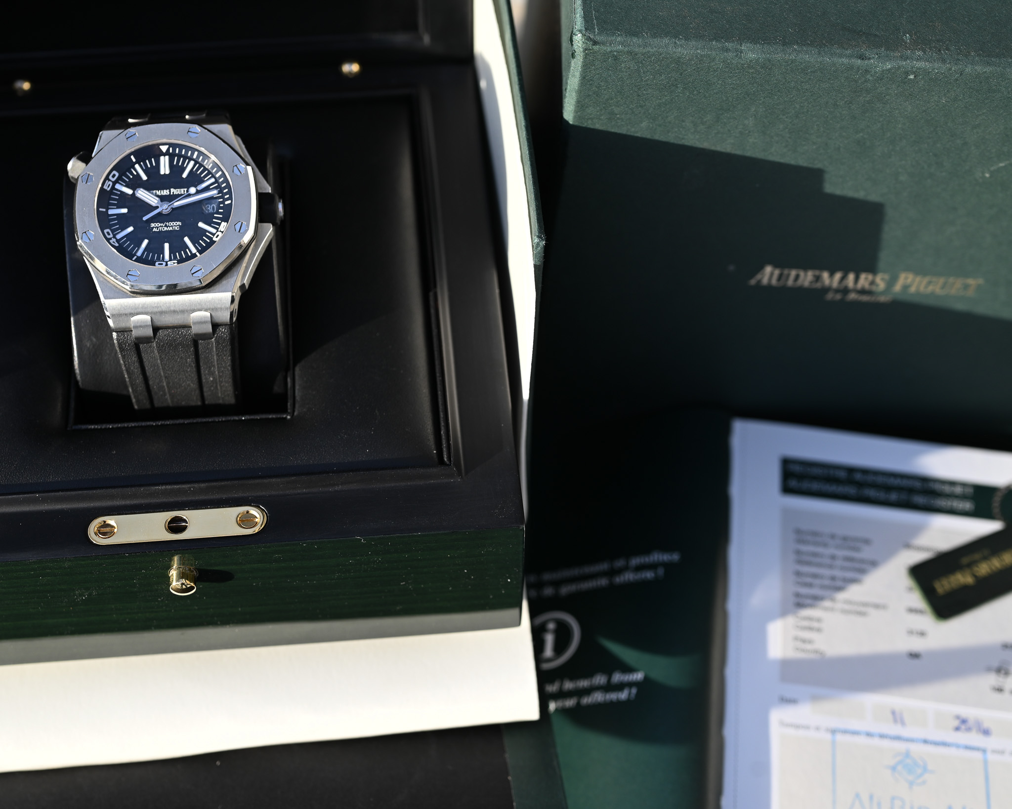 Audemars Piguet Royal Oak Offshore Referenz 15710ST.OO.A002CA.01 mit Box und Papieren – Bild 2