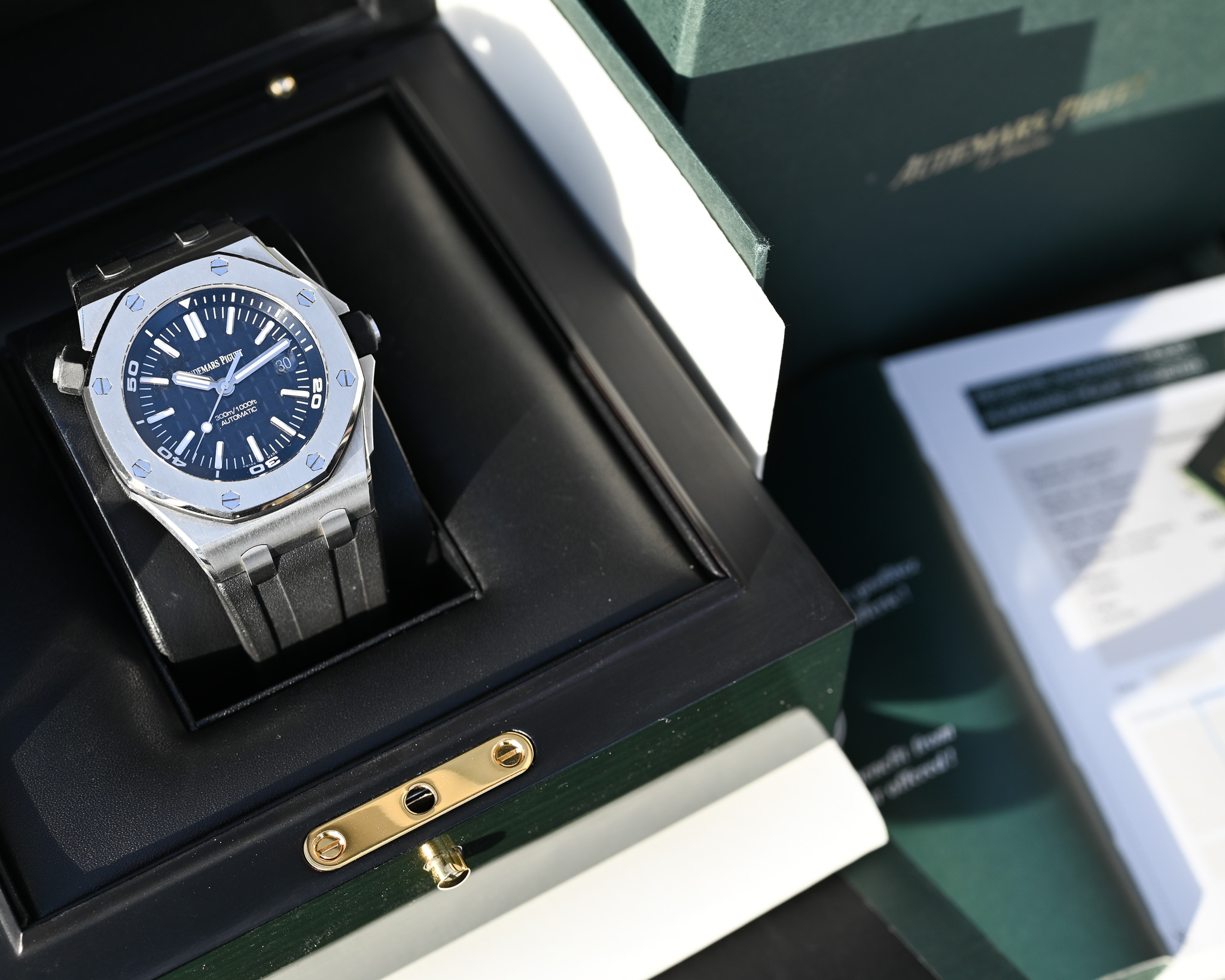 Audemars Piguet Royal Oak Offshore Referenz 15710ST.OO.A002CA.01 mit Box und Papieren – Bild 4