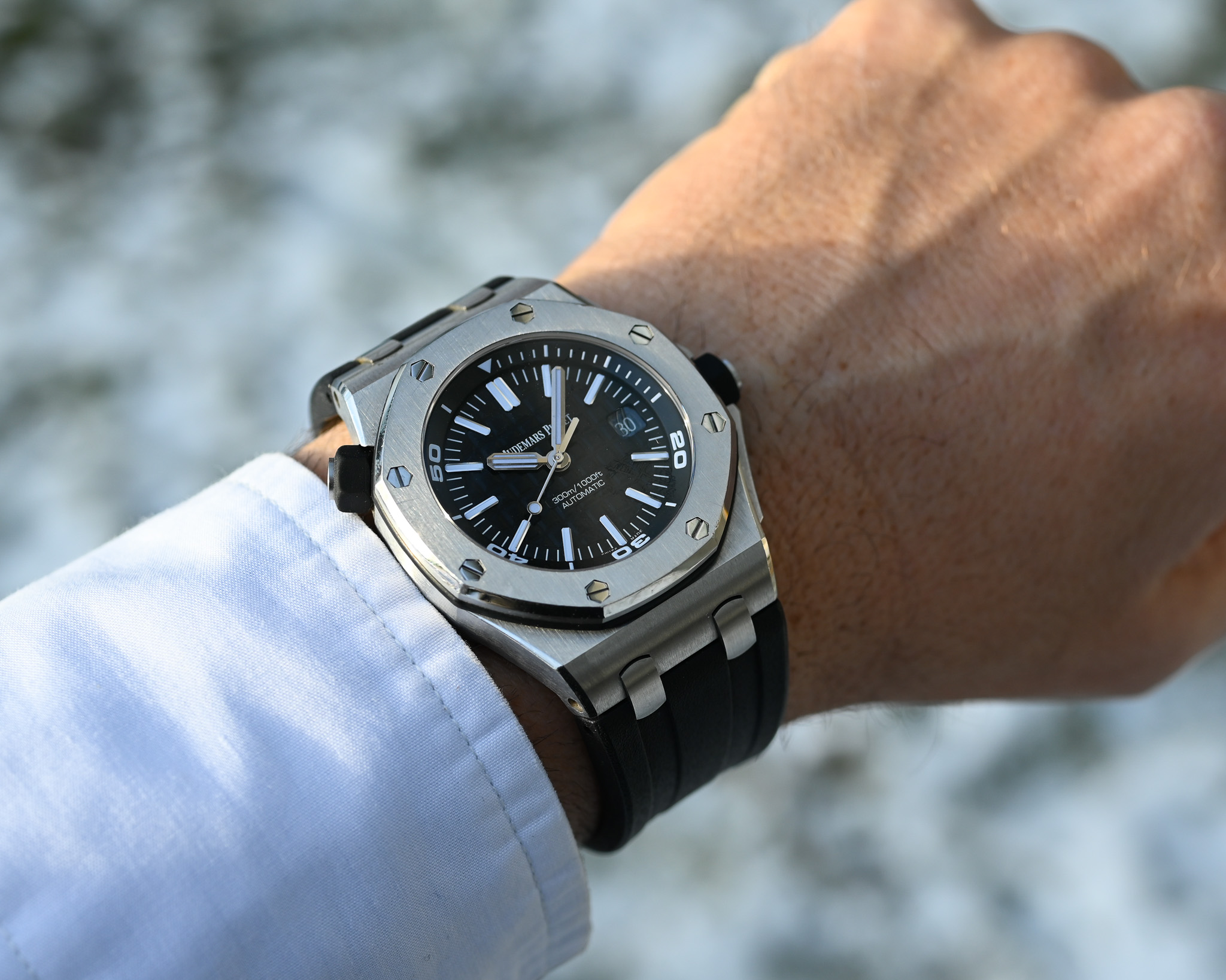 Audemars Piguet Royal Oak Offshore Referenz 15710ST.OO.A002CA.01 mit Box und Papieren – Bild 6