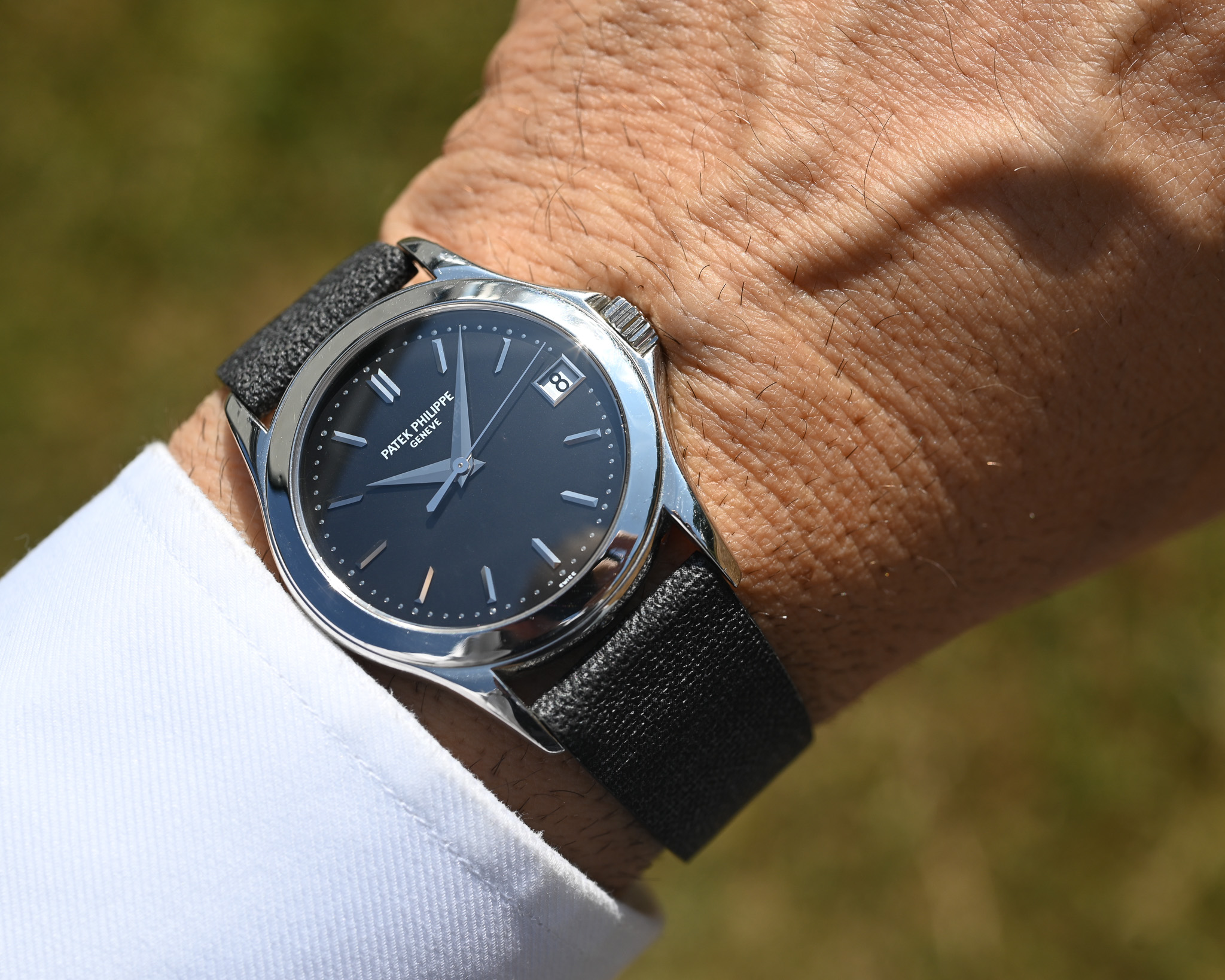 Patek Philippe Calatrava 5107P – Fullset | Frisch revisioniert | Seltene Platin-Ausführung