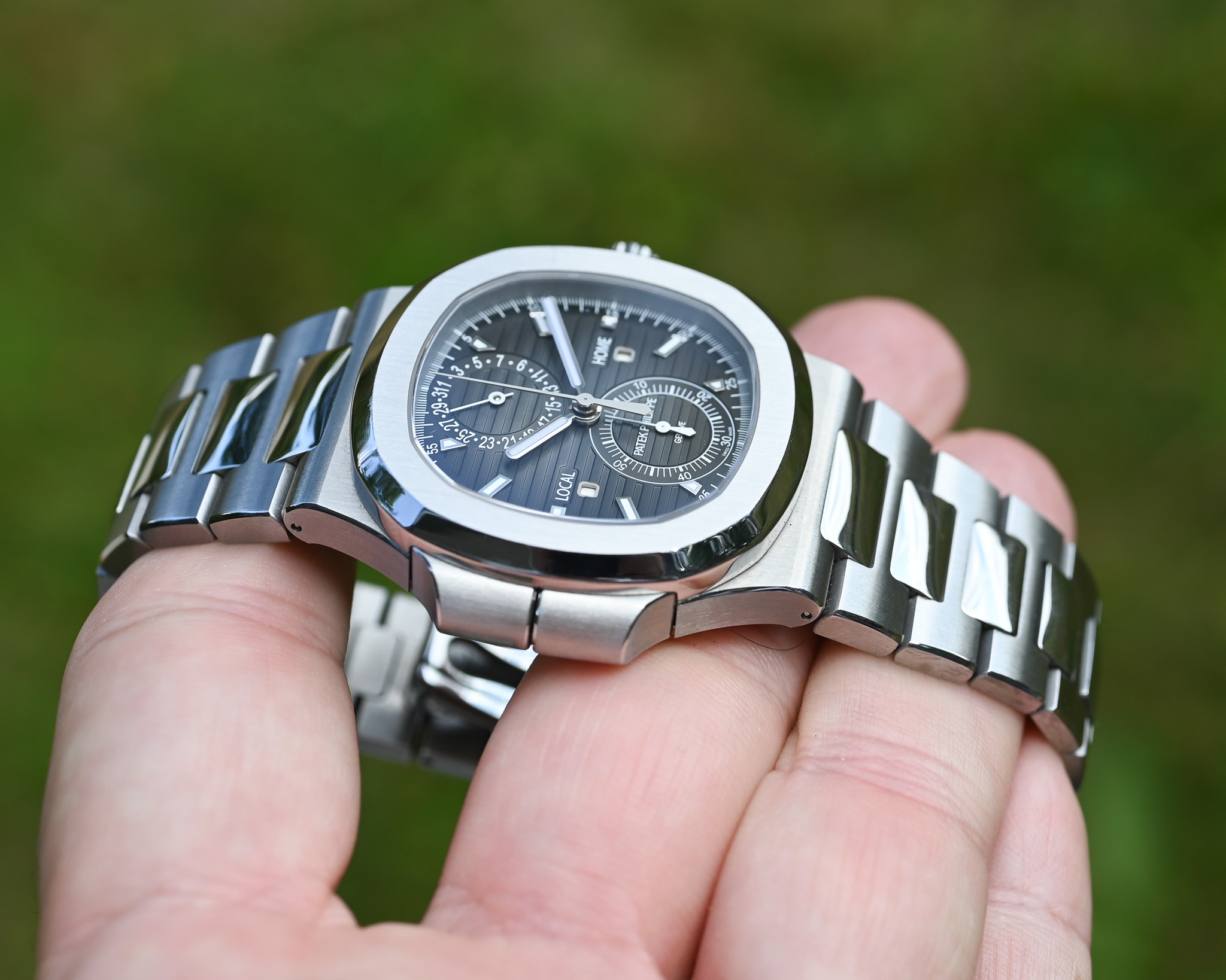 Patek Philippe Nautilus Ref. 5990/1A-001 – Die Ikone für Weltreisende – Bild 13