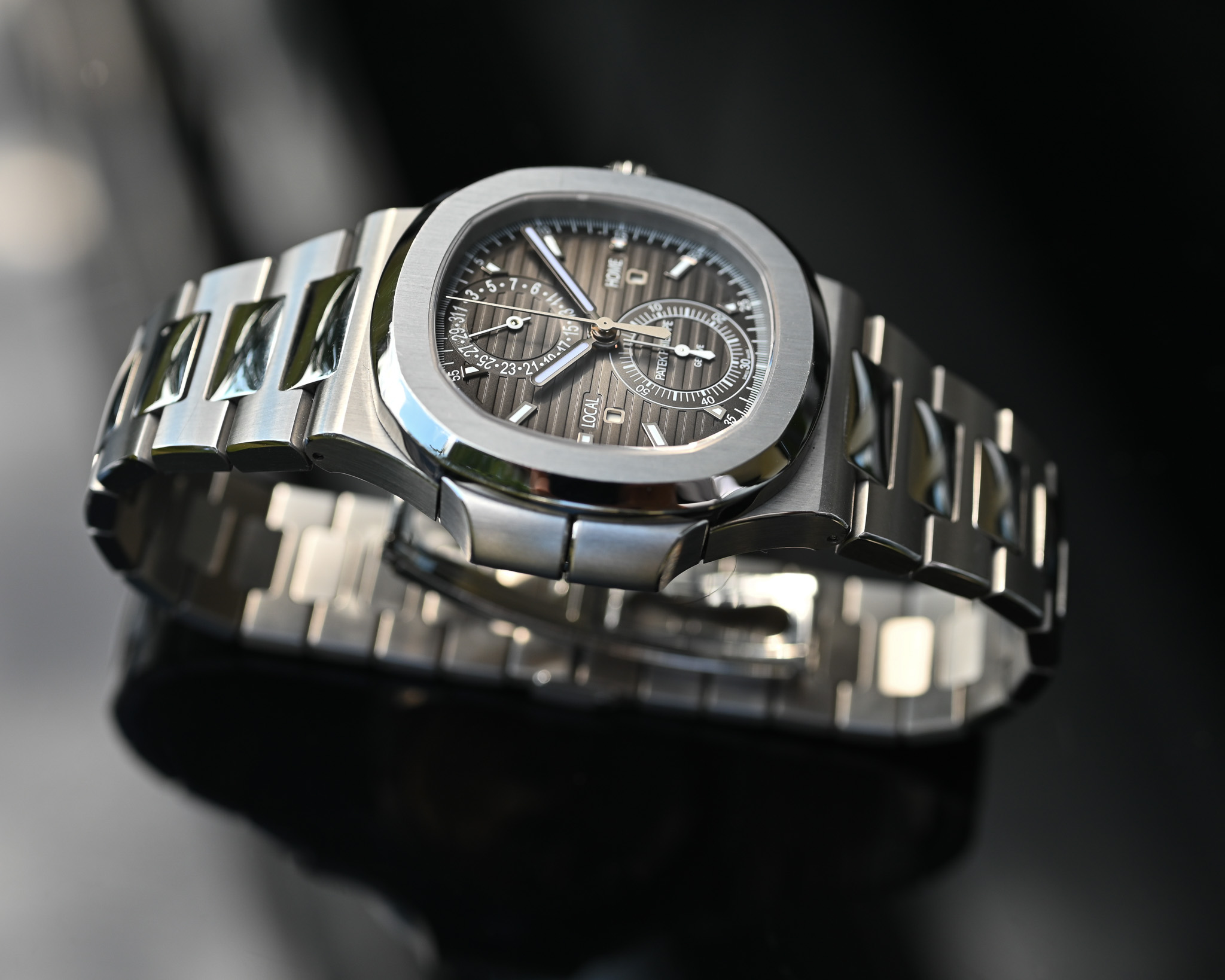Patek Philippe Nautilus Ref. 5990/1A-001 – Die Ikone für Weltreisende – Bild 7