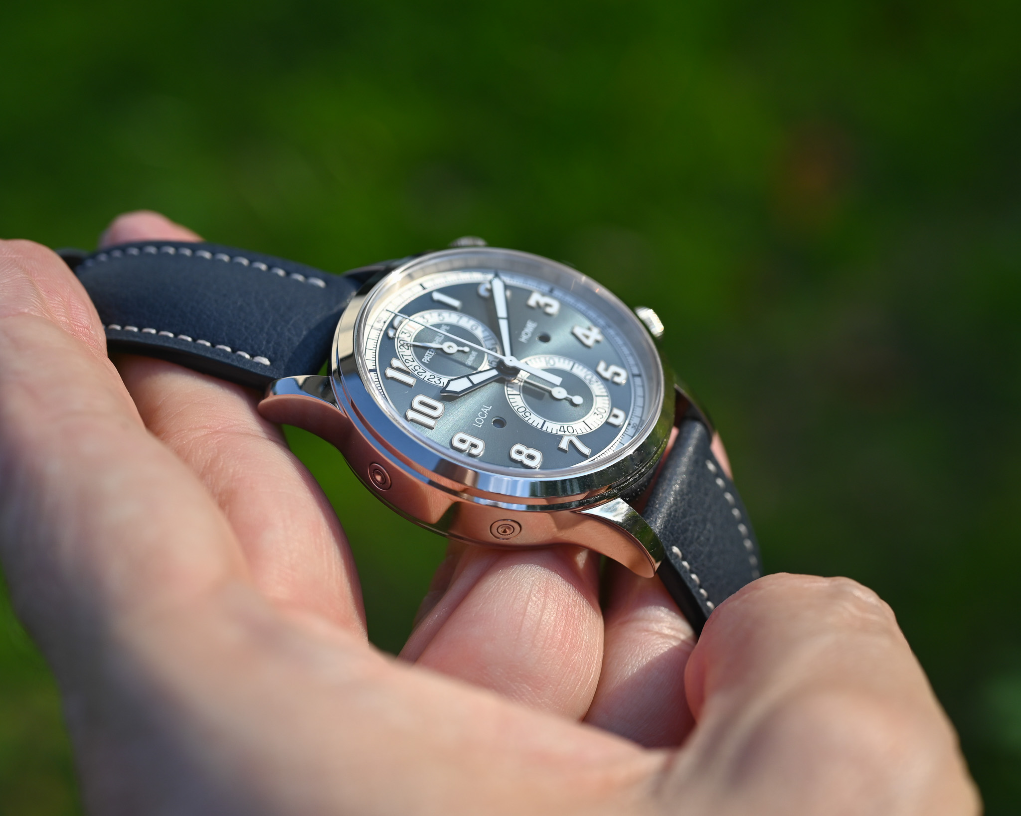 Patek Philippe 5924G-001 – Calatrava Pilot Travel Time Chronograph – Bild 16