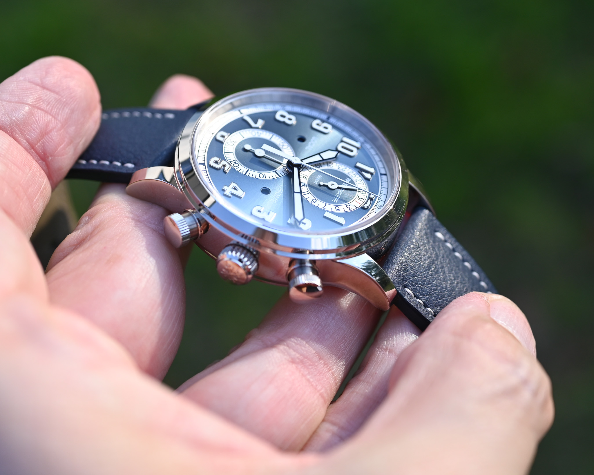 Patek Philippe 5924G-001 – Calatrava Pilot Travel Time Chronograph – Bild 17