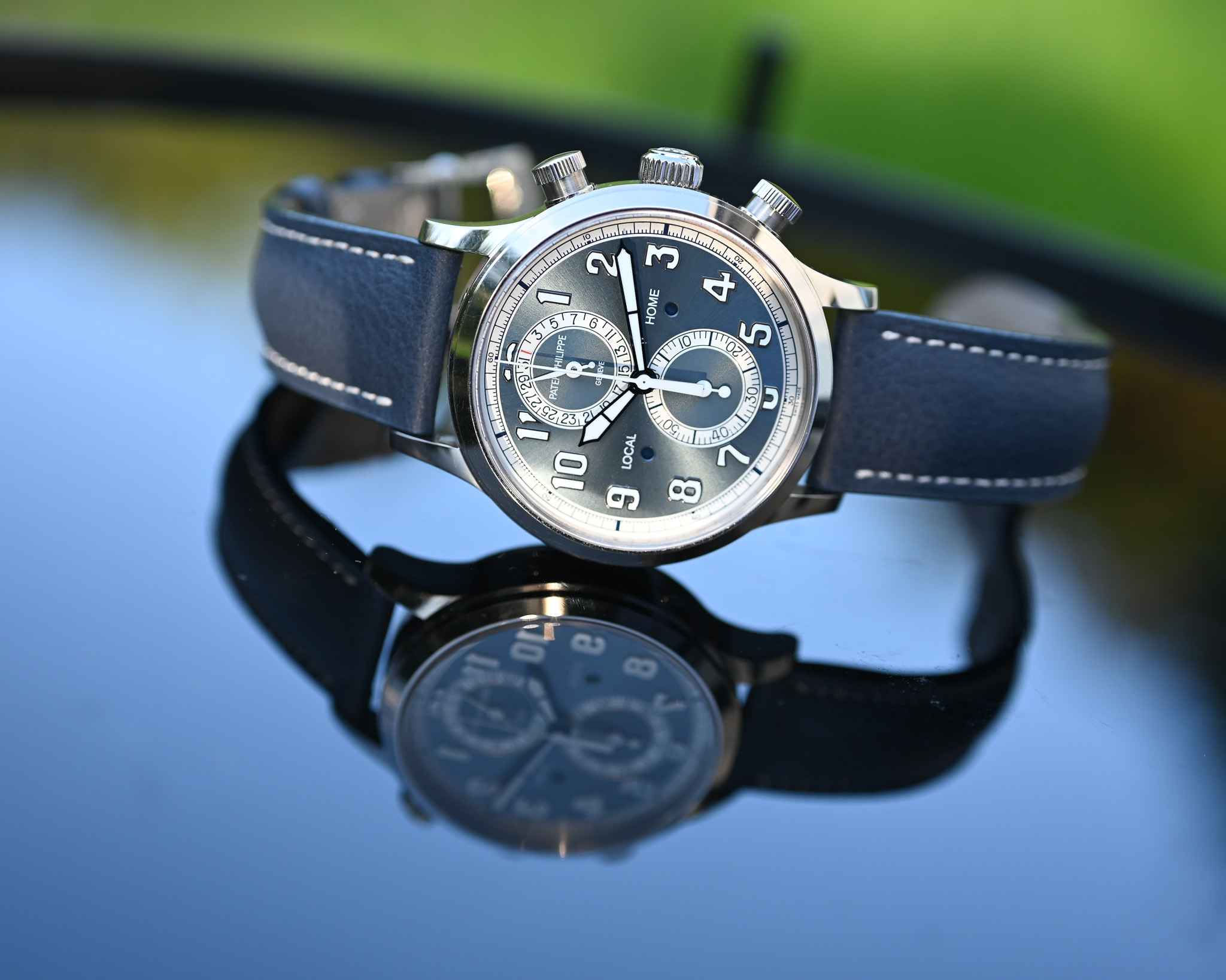 Patek Philippe 5924G-001 – Calatrava Pilot Travel Time Chronograph – Bild 18