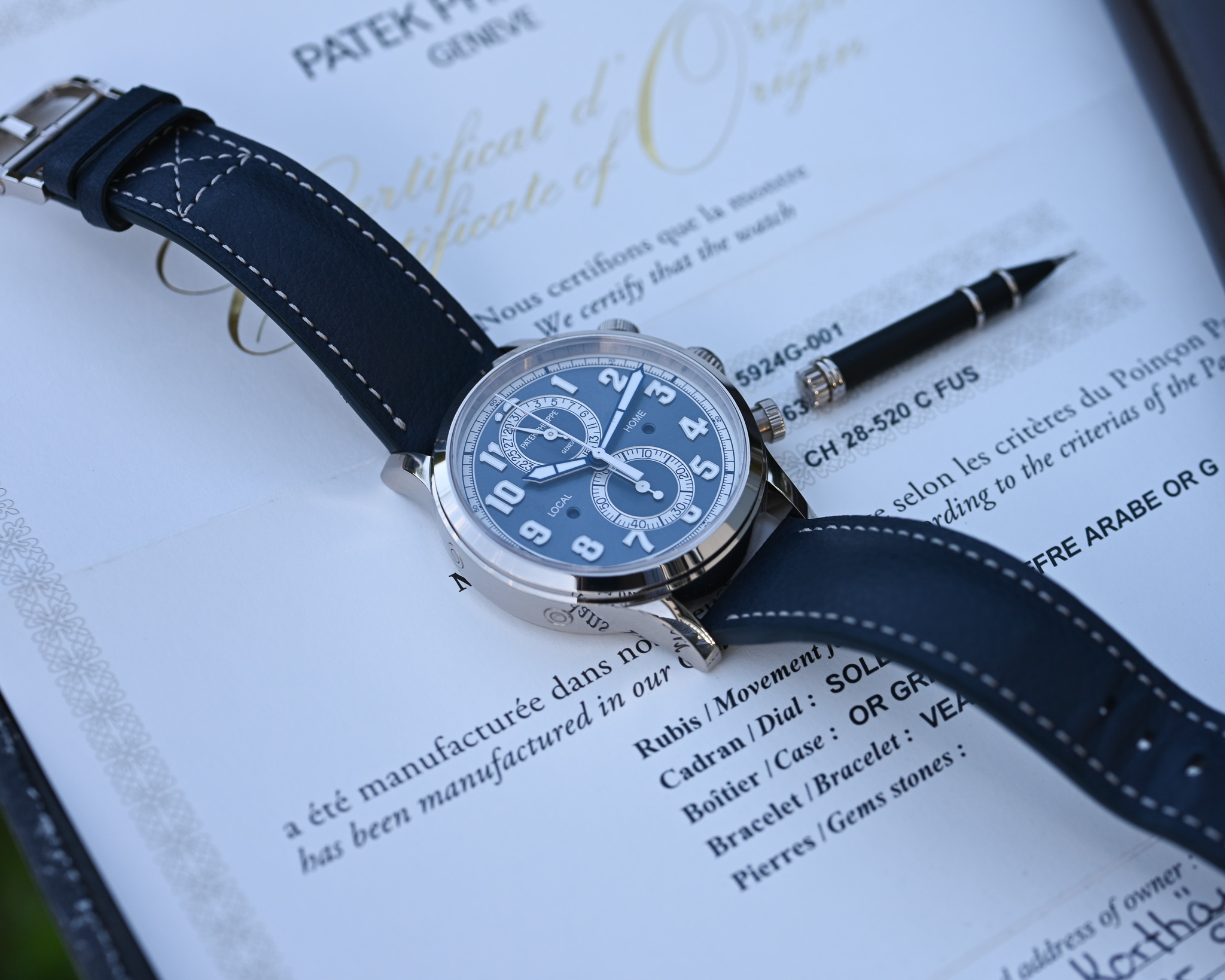 Patek Philippe 5924G-001 – Calatrava Pilot Travel Time Chronograph – Bild 8