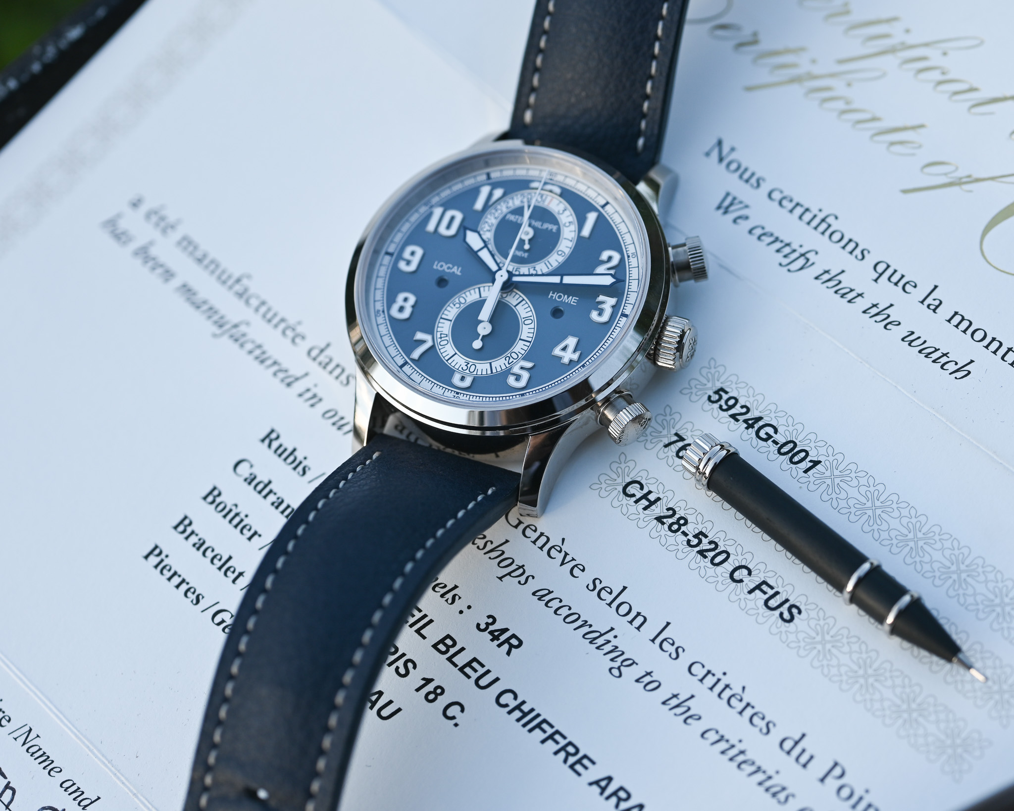Patek Philippe 5924G-001 – Calatrava Pilot Travel Time Chronograph – Bild 9
