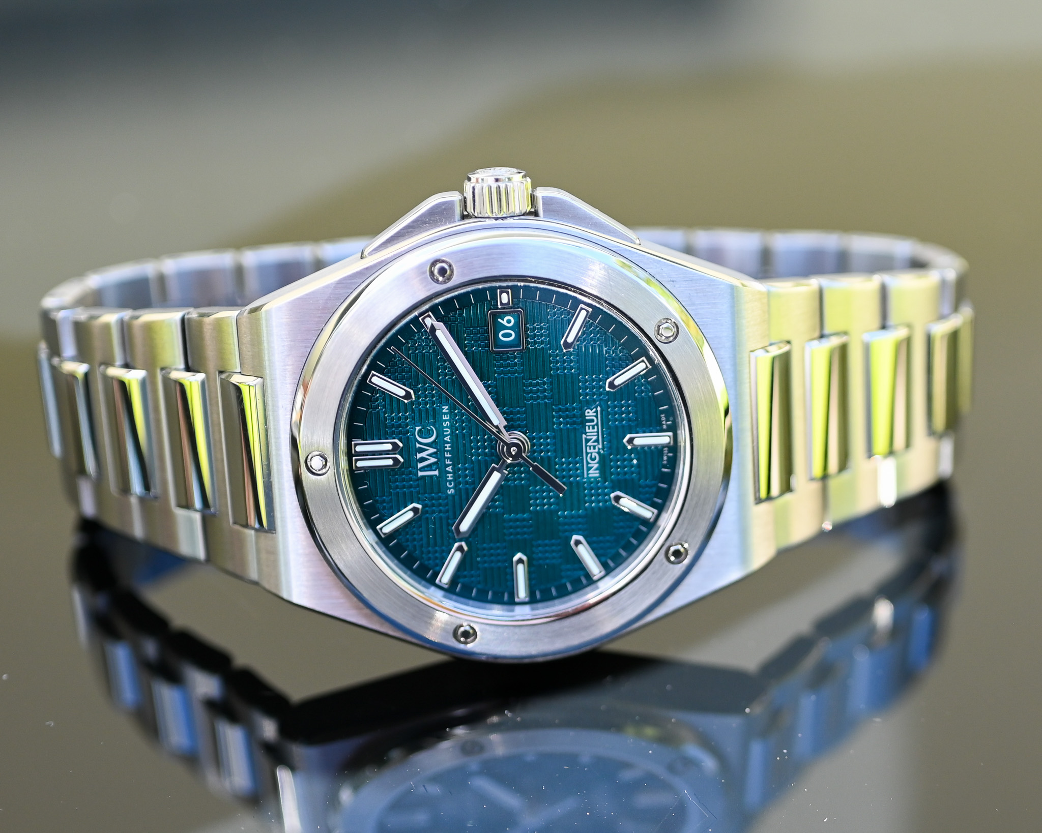 IWC Ingenieur Automatic 40 Ref. IW328903 – Aqua Dial – Bild 10